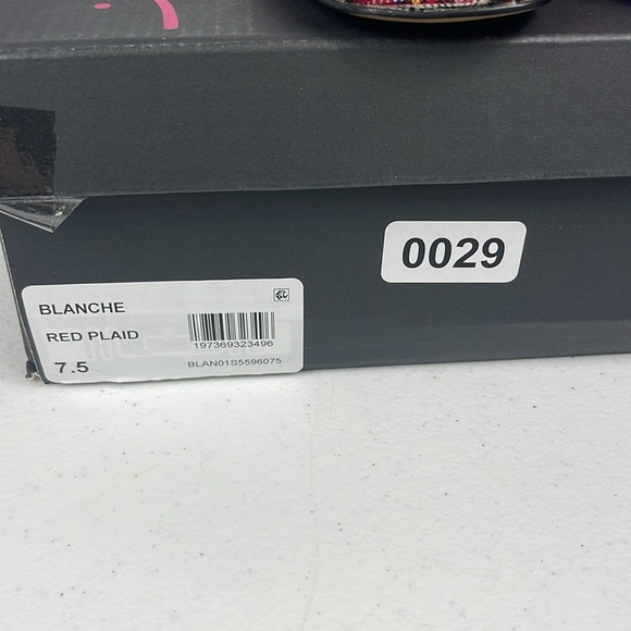 BETSEY JOHNSON
BLANCHE RHINESTONE ZIP UP ANKLE BOOTS Sz 7.5 - Picture 10 of 12